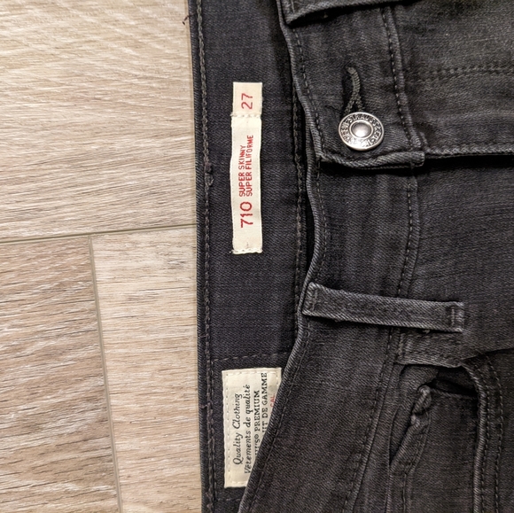 Levi's 710 Super Skinny Black studded jeans, Size 27 - Picture 3 of 5